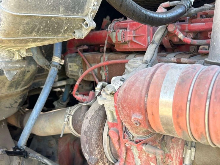 2016-peterbilt-579-image-12