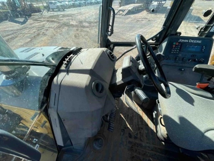 2015-deere-310sl-image-26