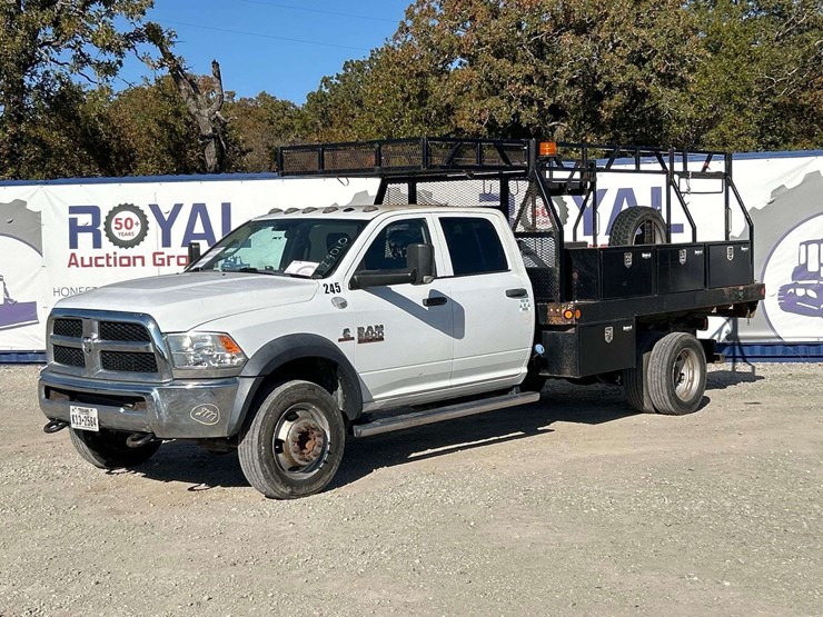 2018-dodge-ram-5500-4x4-crew-cab-flatbed-service-truck-image-1