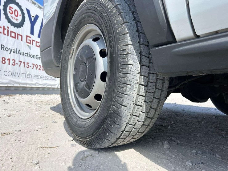 2017-ford-transit-image-36