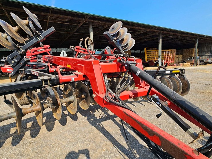 case-870-disk-chisel-plow-image-22