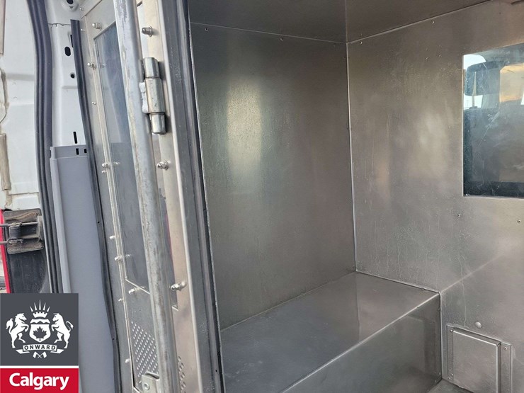 2017-ford-transit-image-22