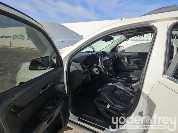 2014-gmc-acadia-image-21