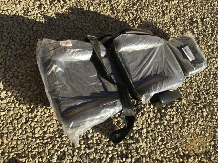 unused-seat-w/headrest.-image-1