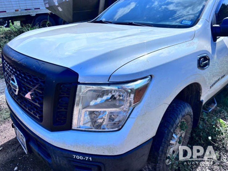 2018-nissan-titan-image-42