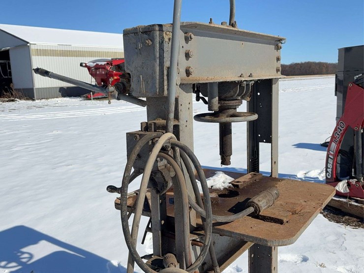 manly-hydraulic-press-image-6