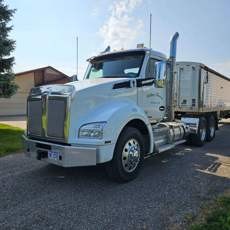 2019 KENWORTH T880