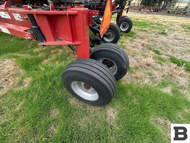 2012-case-800-image-33