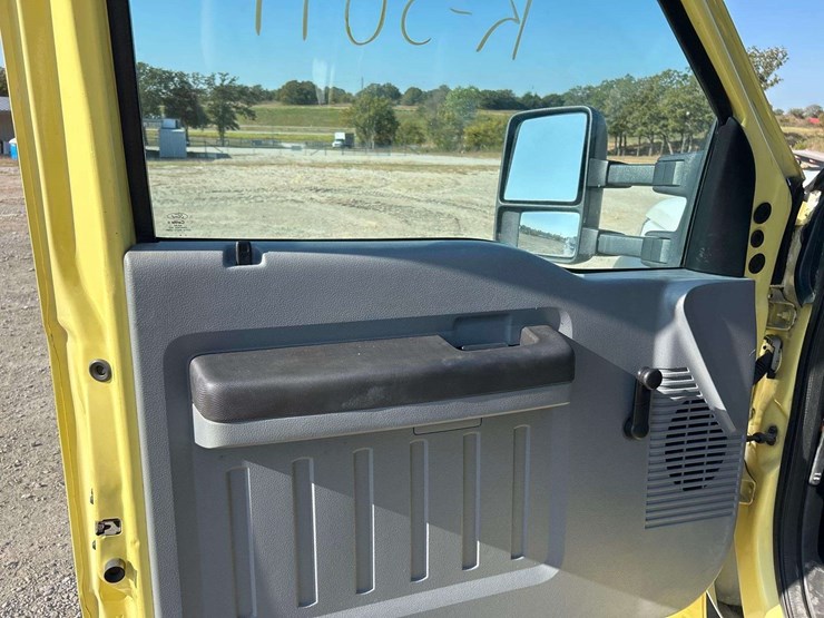 2012-ford-f550-image-12