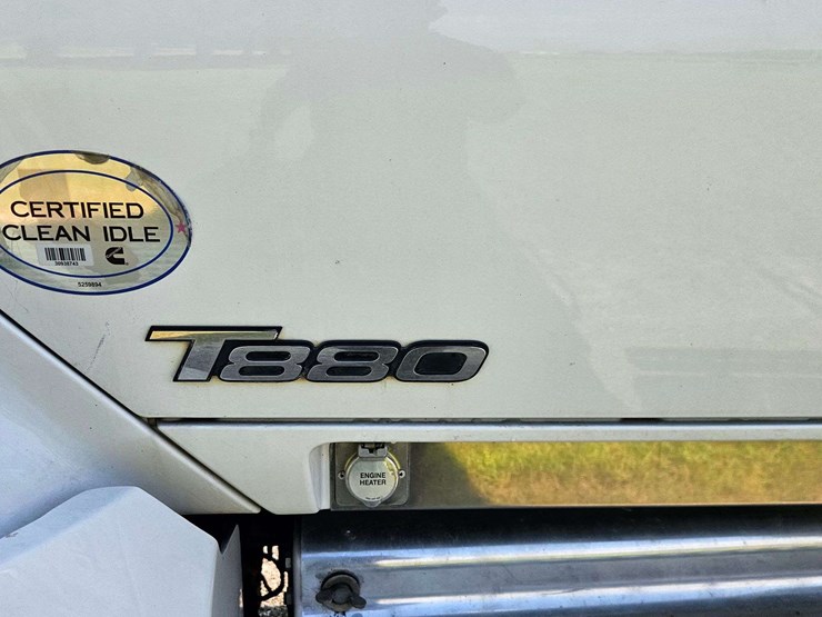 2019-kenworth-t880-image-17