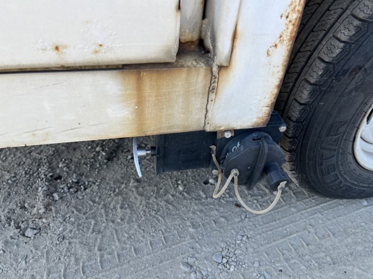 2000-county-built-t/a-utility-trailer-image-11