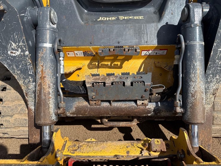 2017-deere-333g-image-21