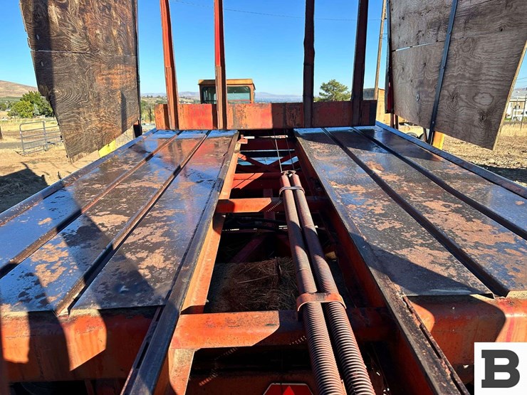 1972-new-holland-1048-image-23