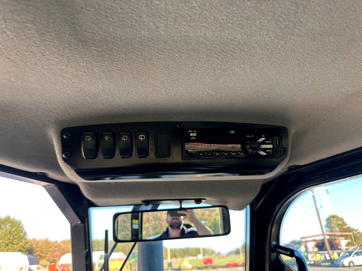 caterpillar-d5k2-image-65