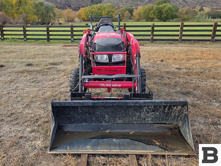 2021-mahindra-1640-image-2