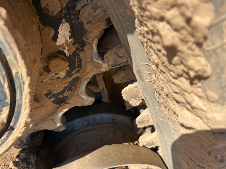 2020-deere-333g-image-10