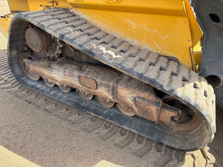 2017-deere-333g-image-13