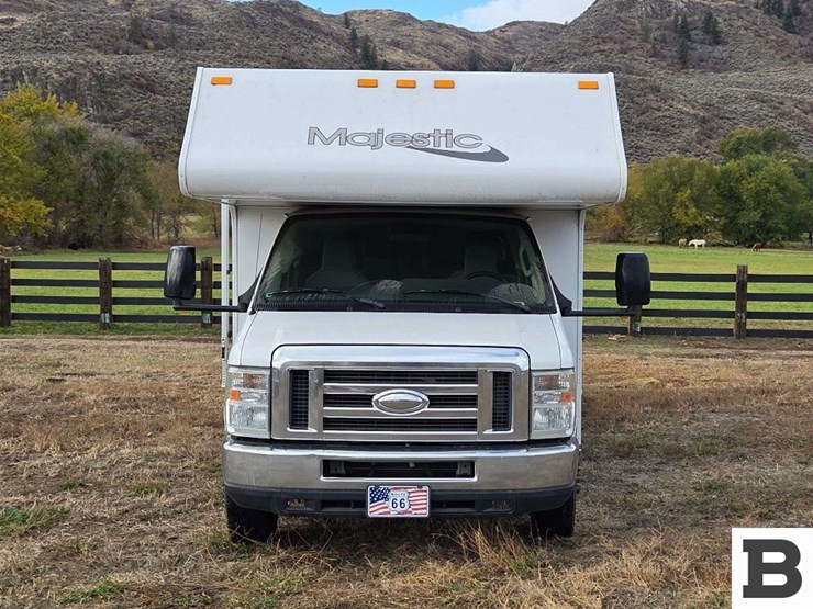 2014-ford-e450-image-2