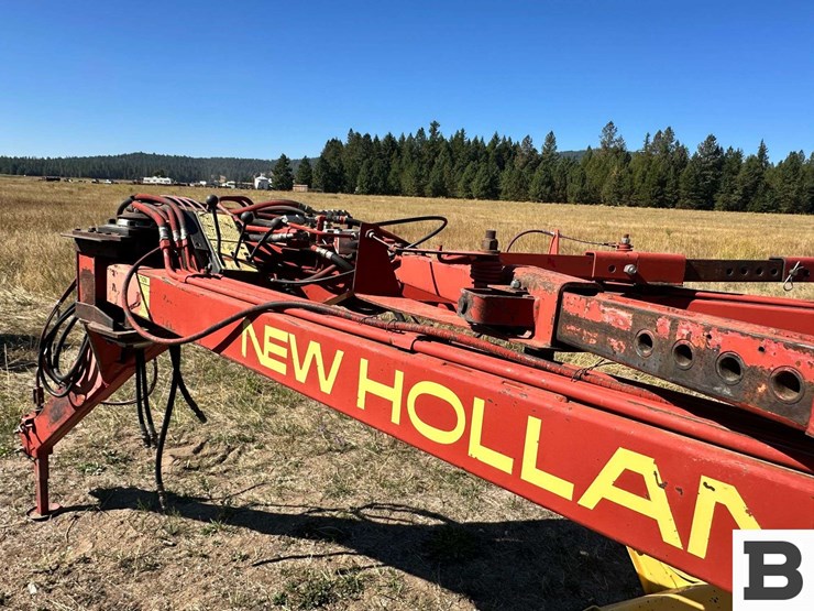 new-holland-216-image-15