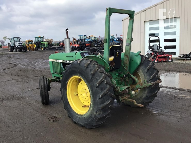 1981-john-deere-2240-image-7