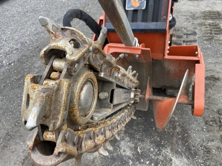 2017-ditch-witch-c16x-image-16