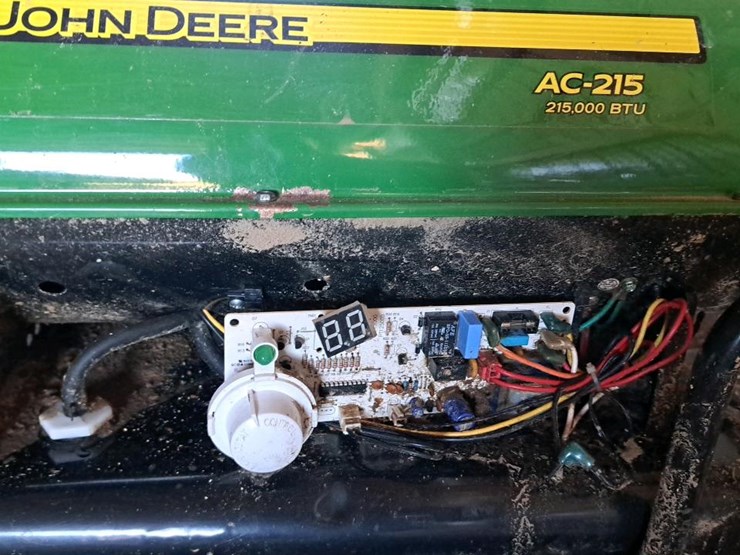 #113-•-john-deere-ac-215-heater-image-5
