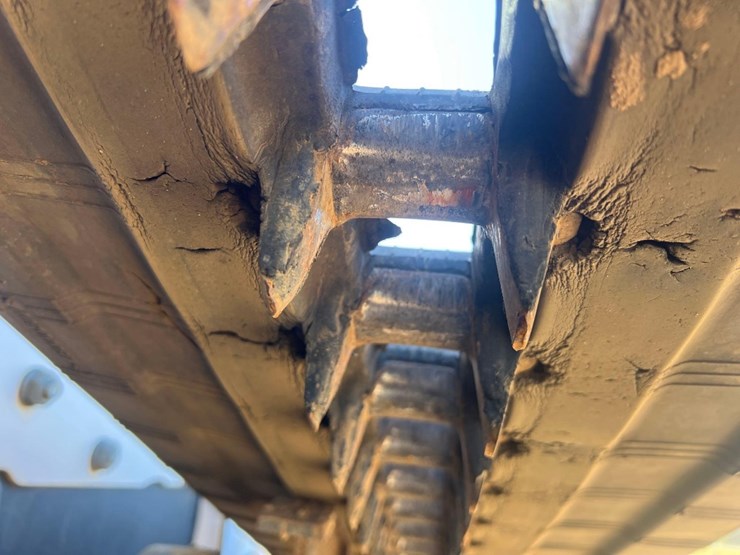 2021-bobcat-t870-image-15