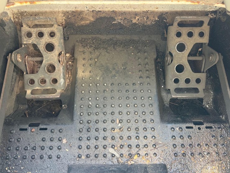 2012-bobcat-t770-image-33