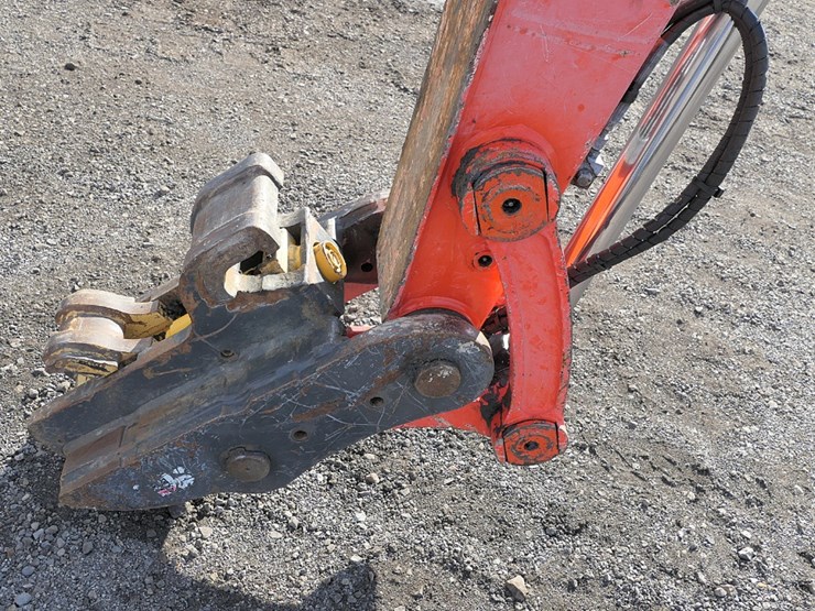 2017-kubota-kx080-image-11