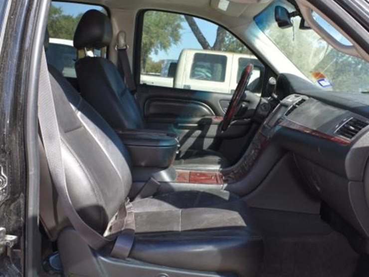 2014-lincoln-escalade-esv-(runs,-but-check-engine-light-is-on)-(vin-#-1gys3-image-7