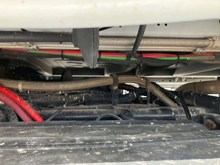 2013-freightliner-cascadia-image-101