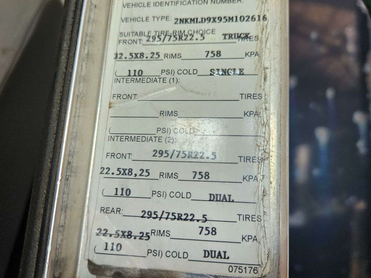 2005-kenworth-t300-image-37