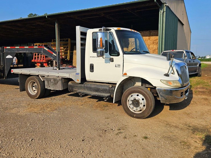 2003-international-4200-image-1