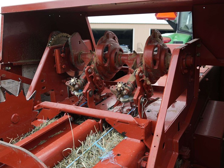 hesston-4590-image-16