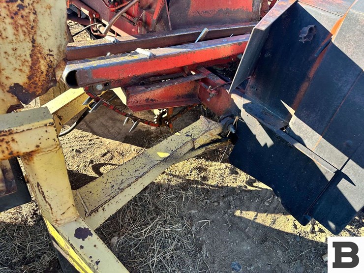 1972-new-holland-1048-image-41