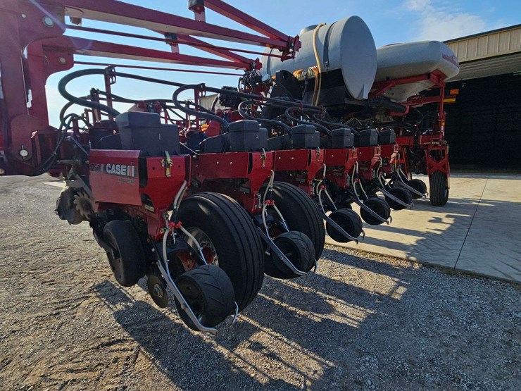 case-1250-early-riser-planter-image-10