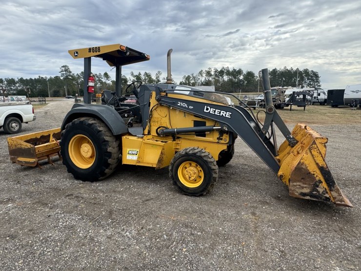 deere-210l-image-5