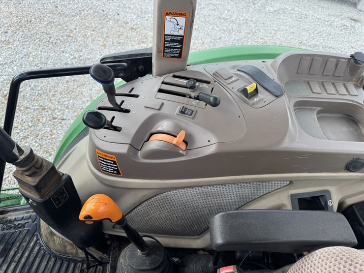 john-deere-6120e-image-11