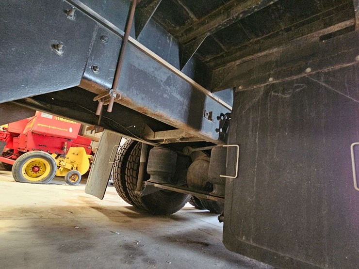 2005-kenworth-t300-image-15