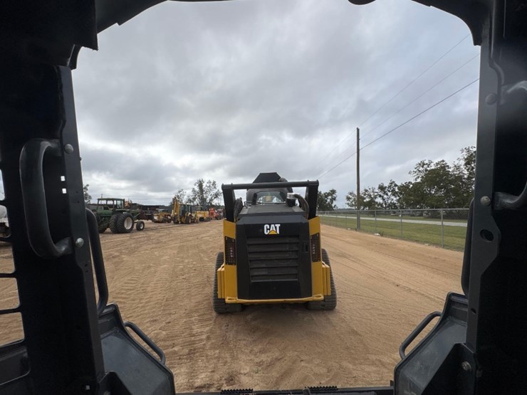 2022-deere-330g-image-19