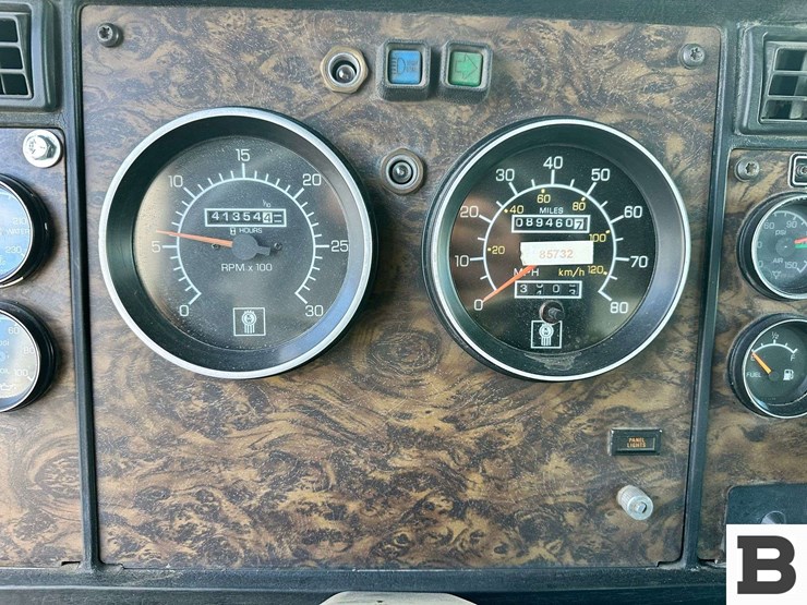 1999-kenworth-t800-image-84