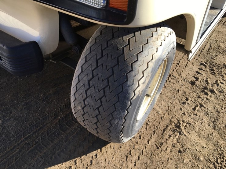 club-car-4-passenger-cart,-image-8