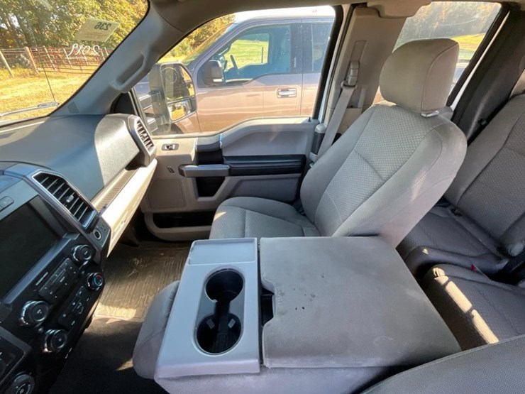 2019-ford-f150-xlt-image-18