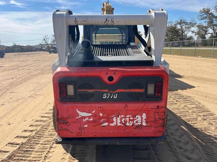 2017-bobcat-s770-image-3