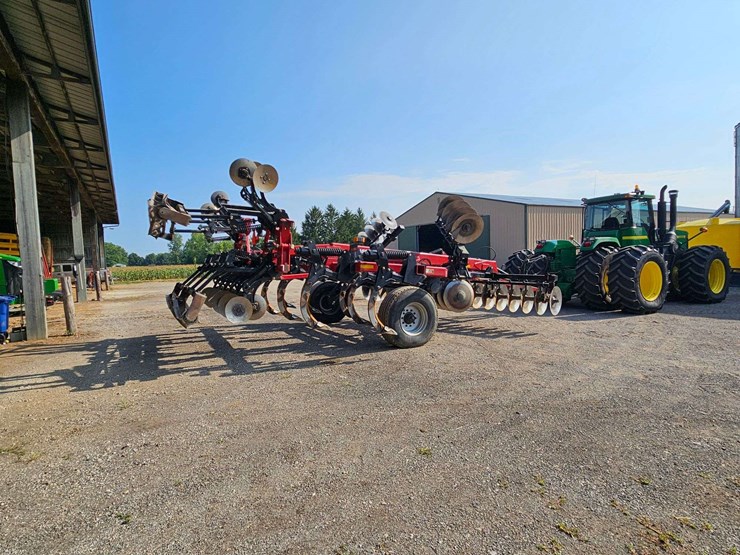 case-870-disk-chisel-plow-image-2