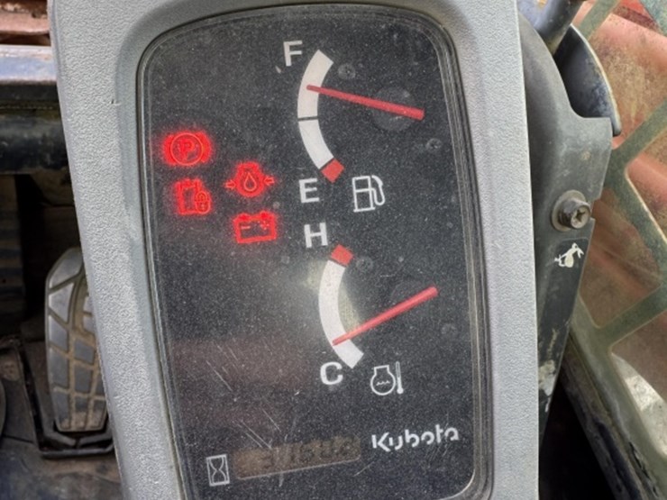 2010-kubota-svl90-image-8
