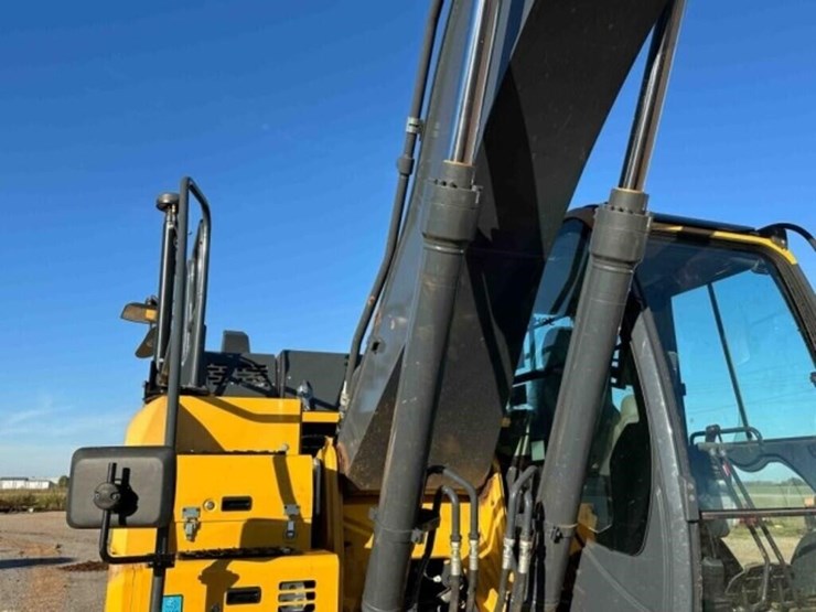 2023-john-deere-210p-excavator-image-10