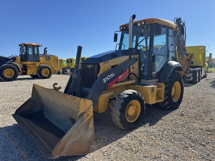 2017-deere-310sl-image-1