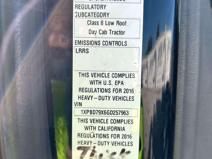 2016-peterbilt-579-image-5
