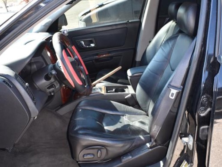 2004-cadillac-srx-image-5